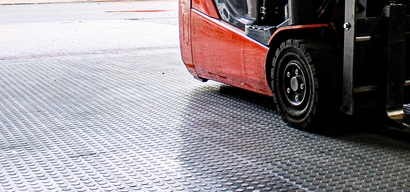 Why PVC Plastic Interlocking Floor Tiles Outshine Foam Floor Tiles