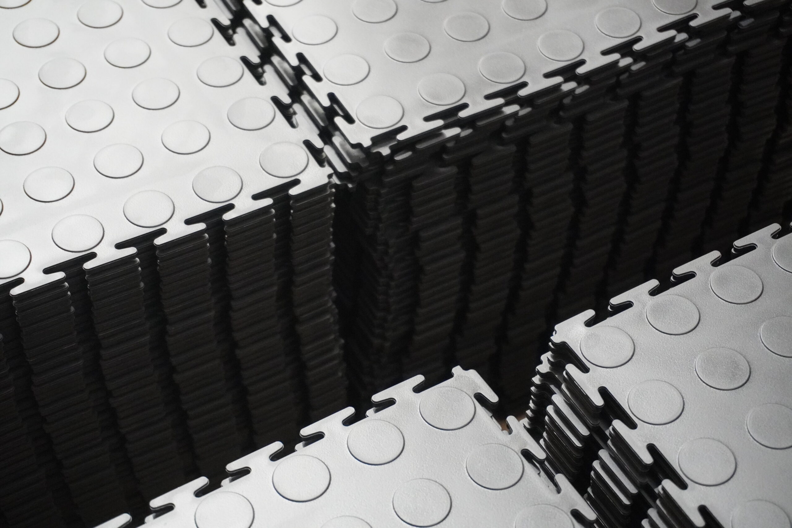 Best Garage Flooring Options in the UK – Recycled PVC Tiles Explained